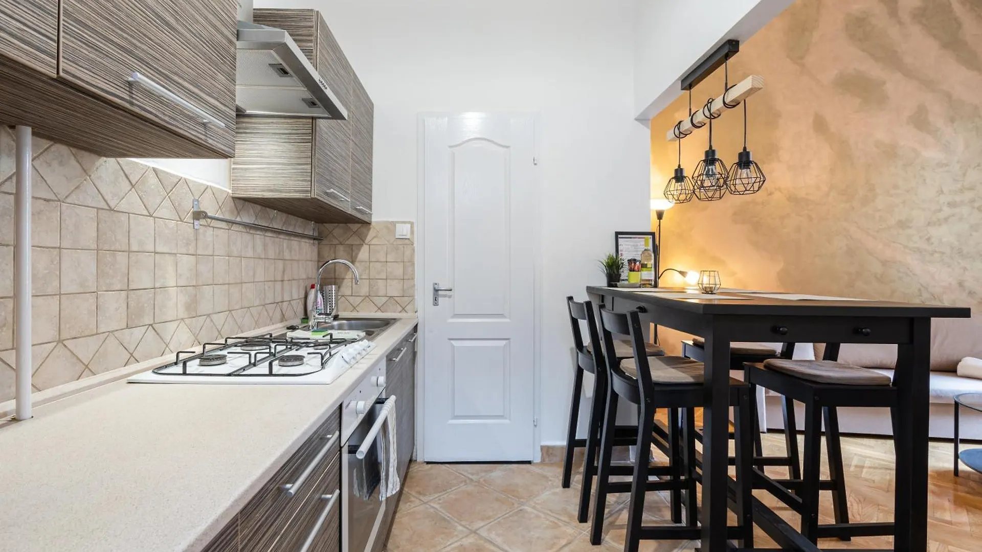 Elizabeth Gold Apartment Budapest